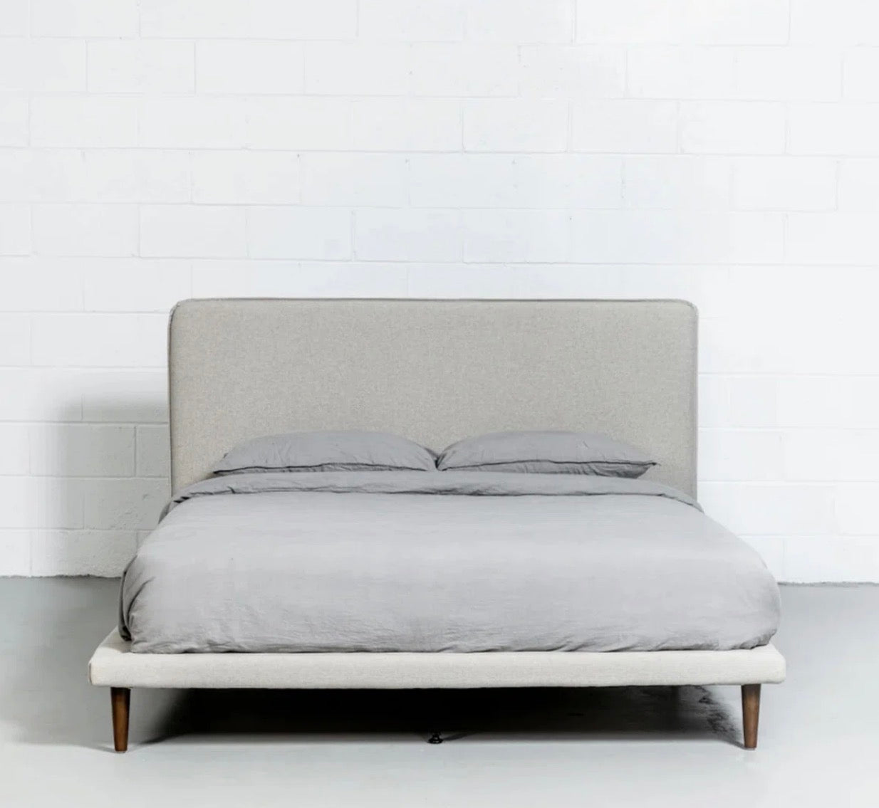 Queen size 轻奢灰软包床架