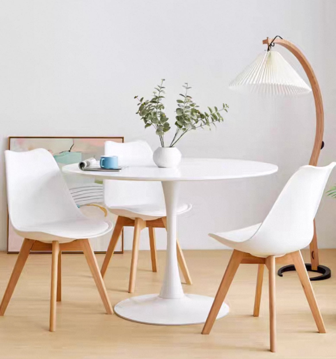 百搭韩式圆桌Tulip Mid Century Modern Dining Table
